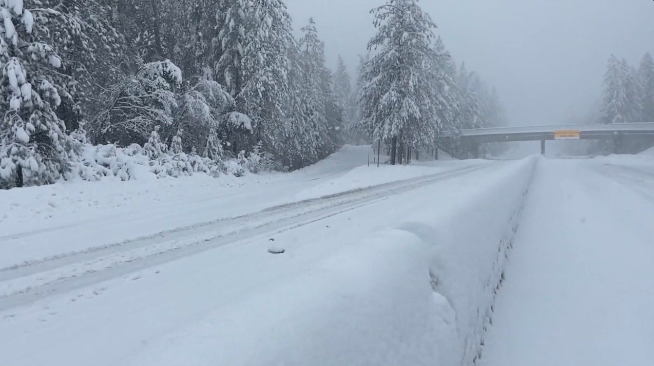 Californians still digging out from severe snowfall - Vimarsana News